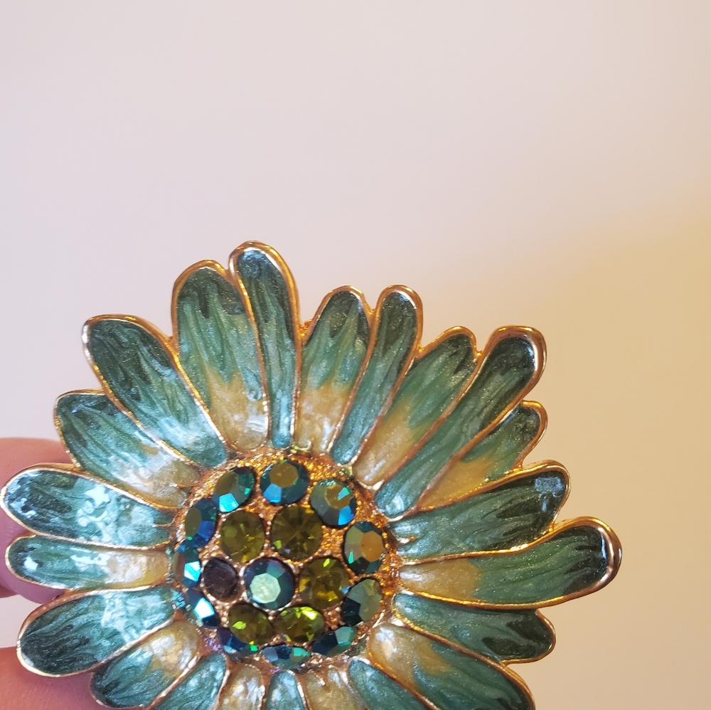 Vintage Enamel Rhinestone Daisy Brooch - Picture 5 of 6